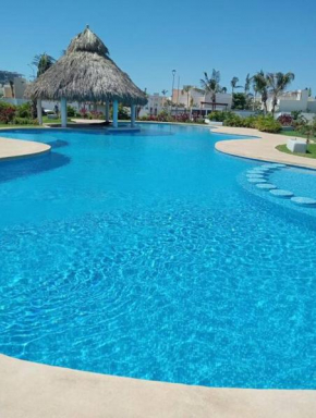 Aries Acapulco con club de playa torre 5